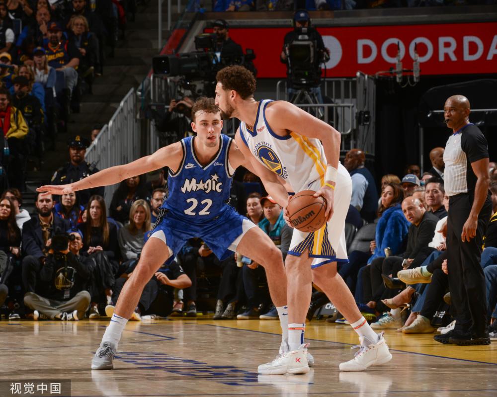 定保持在两 定保持在两